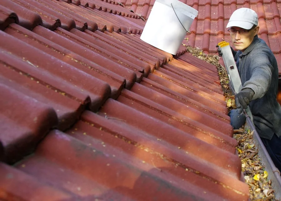 Signs You Need Professional Gutter Cleaning Services Cleveland, TX