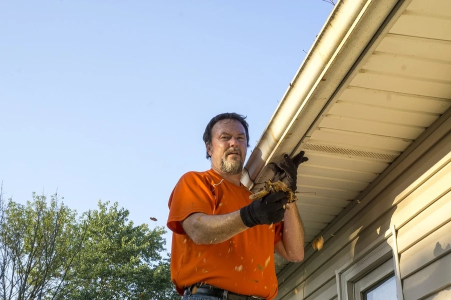 Signs You Need Professional Gutter Cleaning Services in Cleveland, TX